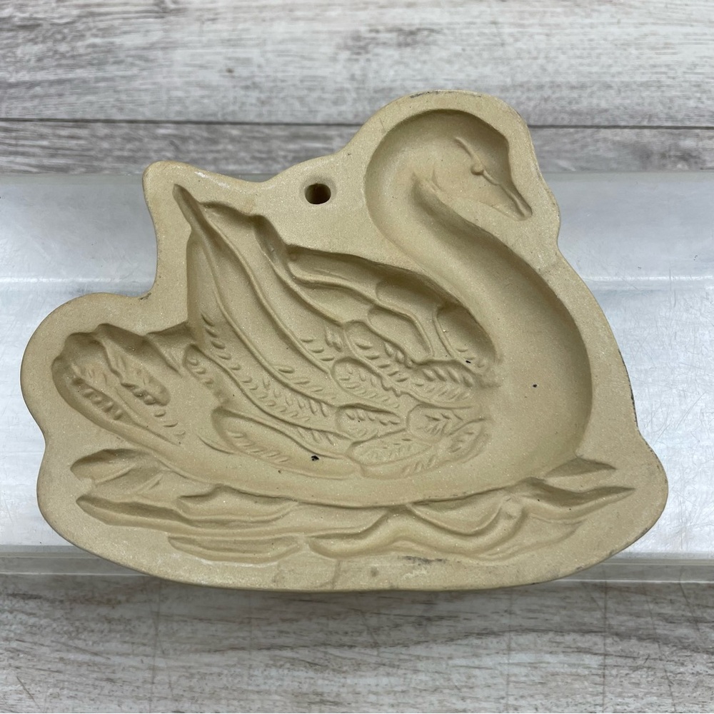 1983 Vintage Brown Bag Cookie Art Mold Swan Love Bird  Cooking Baking 5x4”
